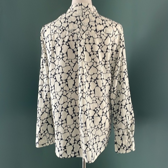 Talbots button down blouse . With hearts and signature buttons L - Picture 2 of 7